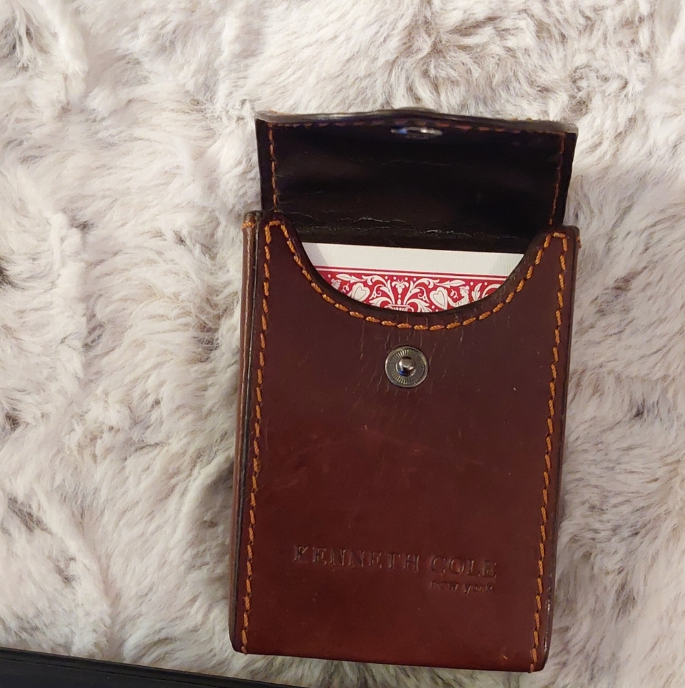 VINTAGE Kenneth Cole leather playing card holder